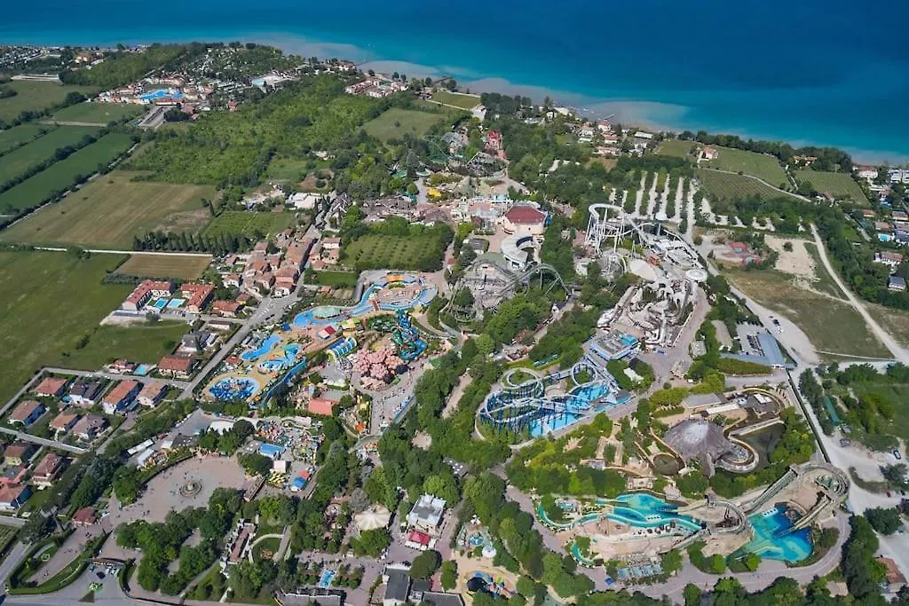 Apartment -Piscina E Parcheggio- Casa A Pochi Passi Dal Lago Padenghe sul Garda