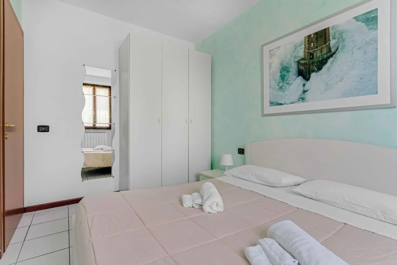 -Piscina E Parcheggio- Casa A Pochi Passi Dal Lago Padenghe sul Garda Italy
