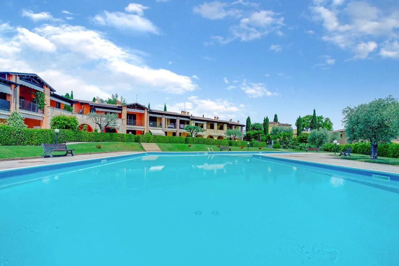 -Piscina E Parcheggio- Casa A Pochi Passi Dal Lago Padenghe sul Garda Italy